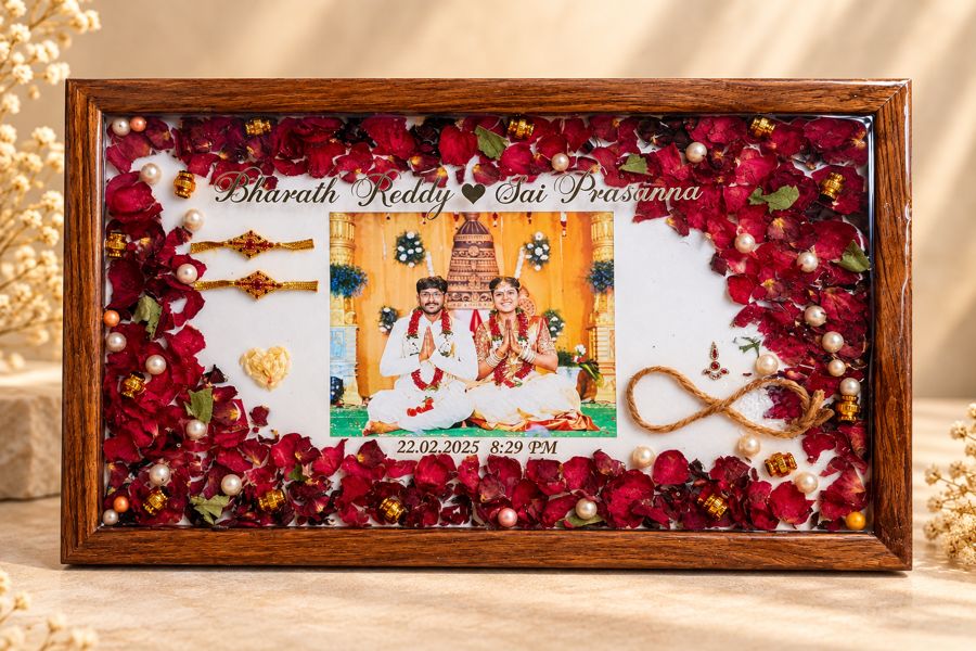 Wooden Frames by Singh's Resin Art